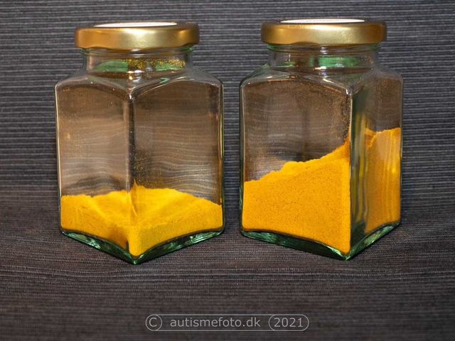 De nye firkantede krydderiglas